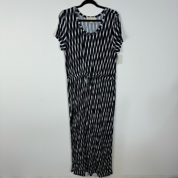 Michael Kors Black & White Striped Short Sleeve Slit Maxi Dress - Picture 1 of 8